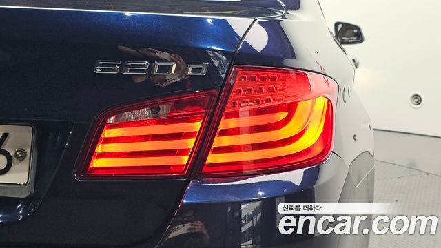 BMW 5-Series 2013 — photo 9