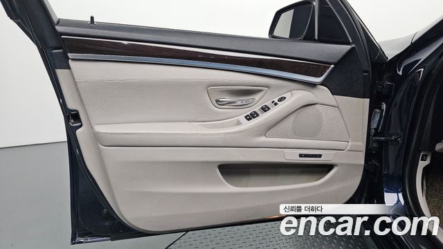 BMW 5-Series 2013 — photo 14