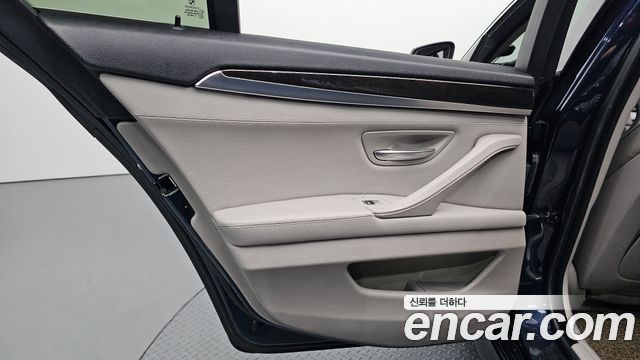 BMW 5-Series 2013 — photo 15