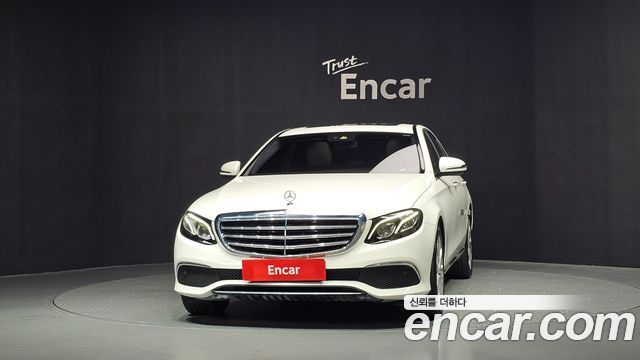 Mercedes-Benz E-Class 2017 — photo 3