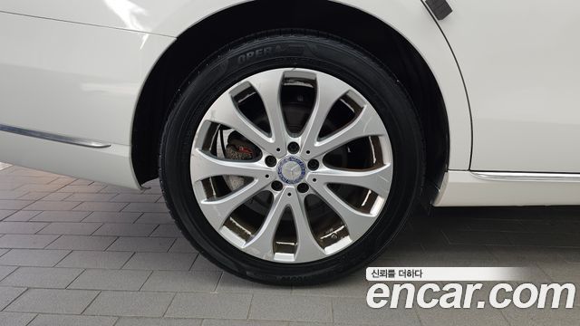 Mercedes-Benz E-Class 2017 — photo 5