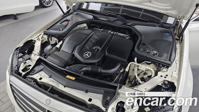 Mercedes-Benz E-Class 2017 — photo 6