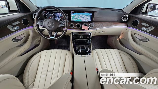 Mercedes-Benz E-Class 2017 — photo 7