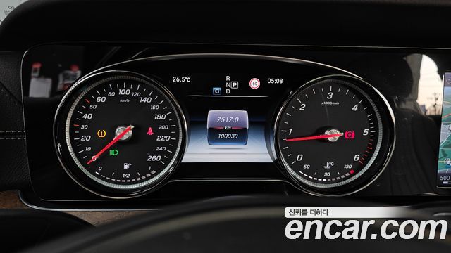 Mercedes-Benz E-Class 2017 — photo 8