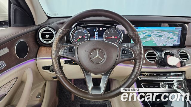Mercedes-Benz E-Class 2017 — photo 13