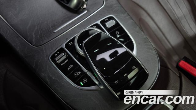 Mercedes-Benz CLS-Class 2019 — photo 32