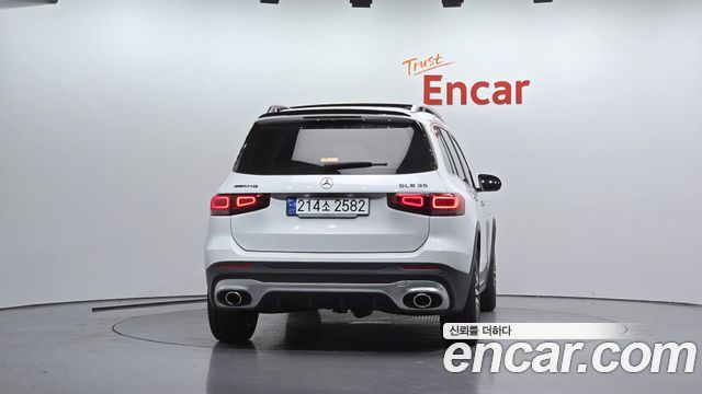 Mercedes-Benz GLB-Class 2023 — photo 4