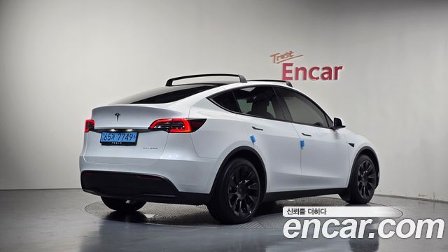 Tesla Model Y 2022 — photo 2