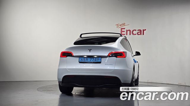 Tesla Model Y 2022 — photo 4