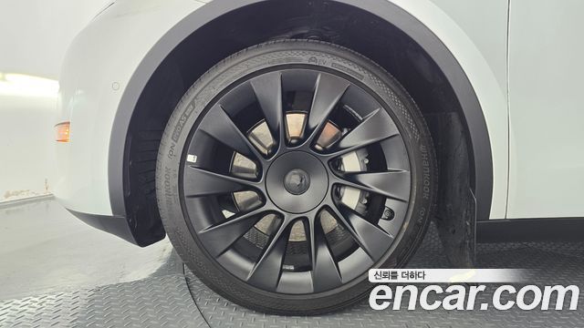 Tesla Model Y 2022 — photo 5