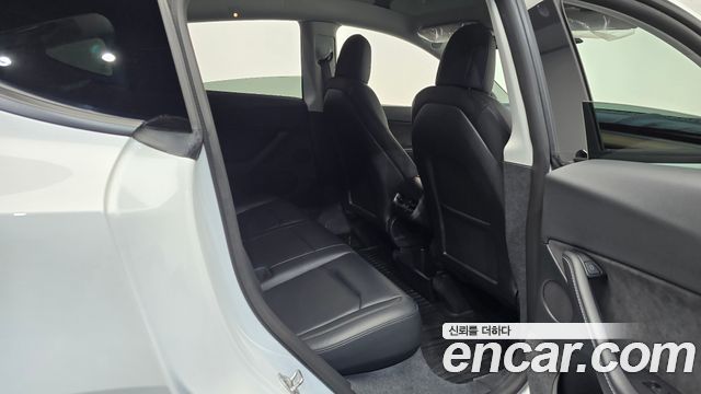 Tesla Model Y 2022 — photo 17
