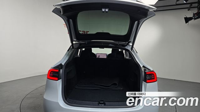Tesla Model Y 2022 — photo 24