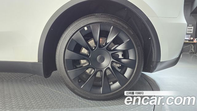 Tesla Model Y 2022 — photo 7