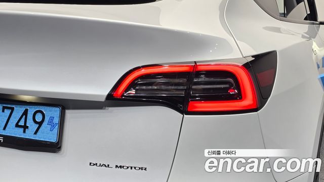 Tesla Model Y 2022 — photo 9