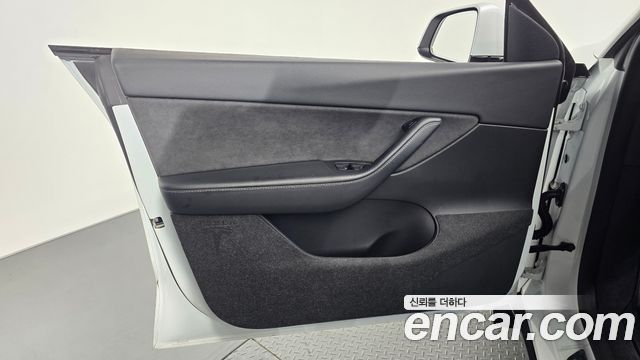 Tesla Model Y 2022 — photo 14
