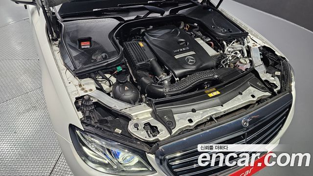 Mercedes-Benz E-Class 2019 — photo 6