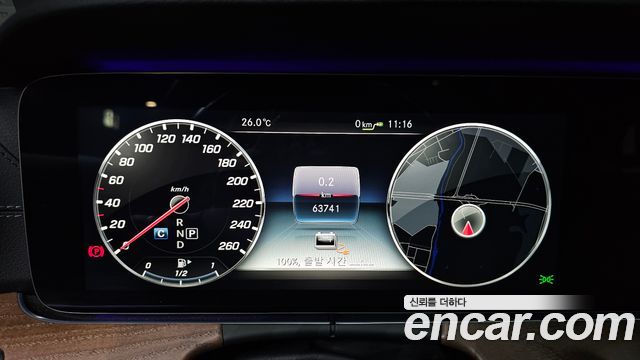 Mercedes-Benz E-Class 2019 — photo 11