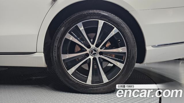 Mercedes-Benz E-Class 2019 — photo 7