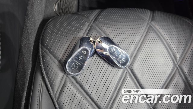 Mercedes-Benz S-Class 2021 — photo 23