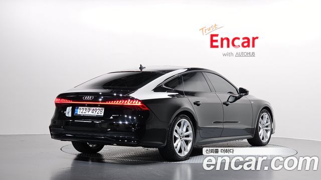 Audi A7 2023 — photo 2