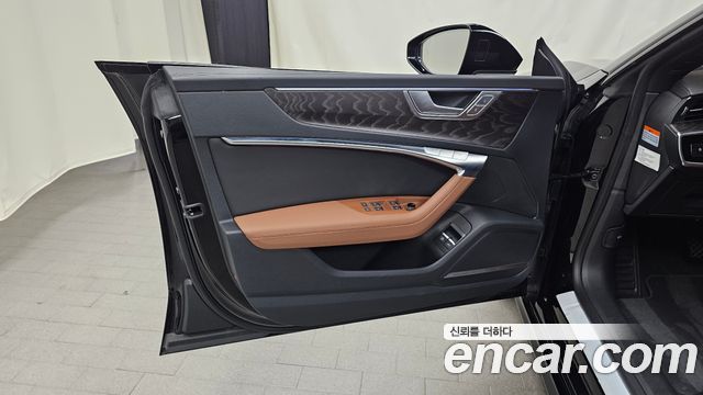 Audi A7 2023 — photo 14