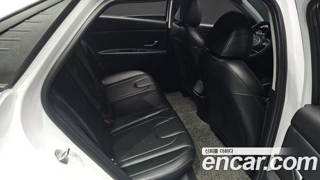 Hyundai AVANTE 2021 — photo 17