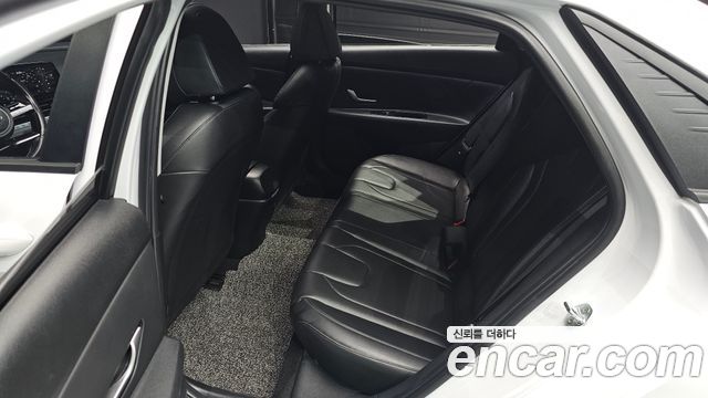 Hyundai AVANTE 2021 — photo 18
