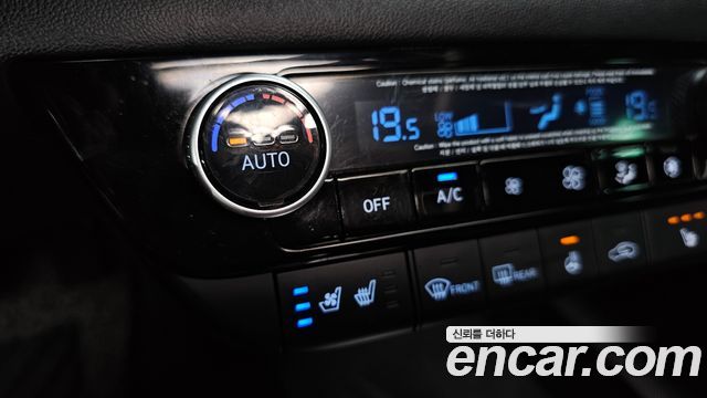 Hyundai AVANTE 2021 — photo 23