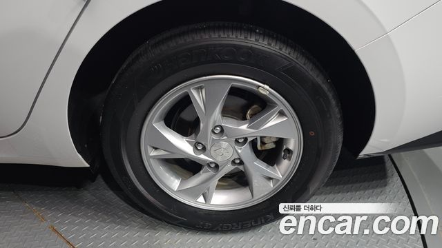 Hyundai AVANTE 2021 — photo 7