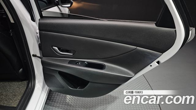 Hyundai AVANTE 2021 — photo 15