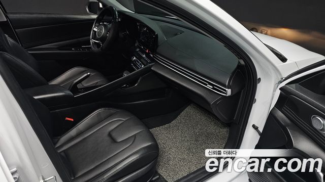 Hyundai AVANTE 2021 — photo 16