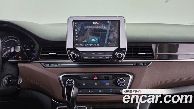 Hyundai Starex 2019 — photo 18