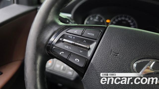 Hyundai Starex 2019 — photo 21