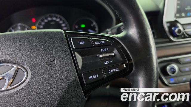 Hyundai Starex 2019 — photo 22