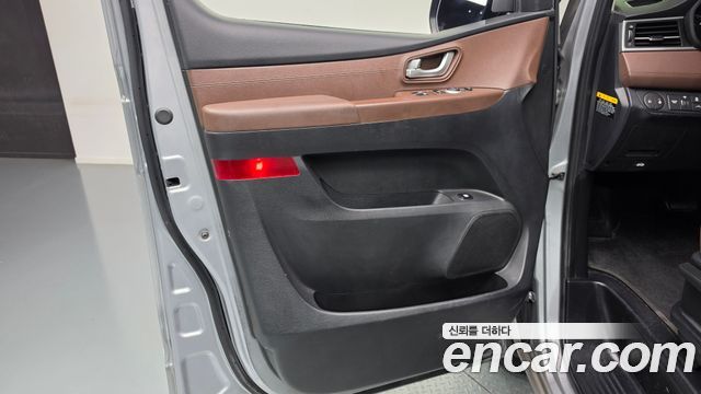 Hyundai Starex 2019 — photo 15