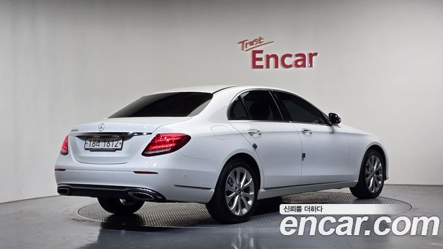 Mercedes-Benz E-Class 2018 — photo 2