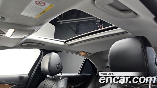 Mercedes-Benz E-Class 2018 — photo 21