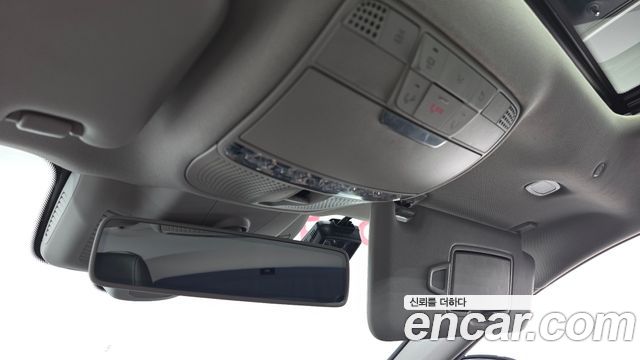 Mercedes-Benz E-Class 2018 — photo 24