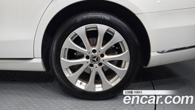Mercedes-Benz E-Class 2018 — photo 7