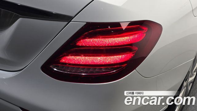 Mercedes-Benz E-Class 2018 — photo 9