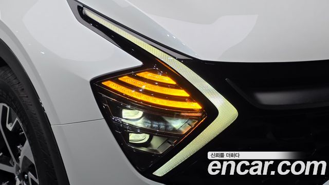 Kia Sportage 2023 — photo 8