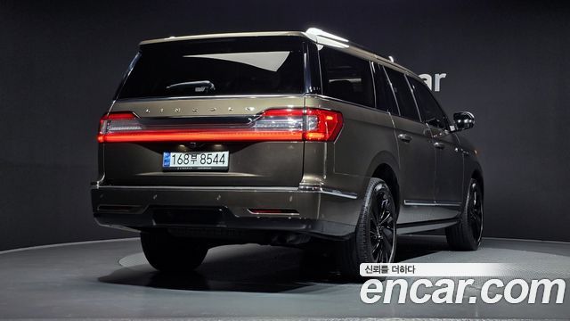 Lincoln Navigator 2020 — photo 2