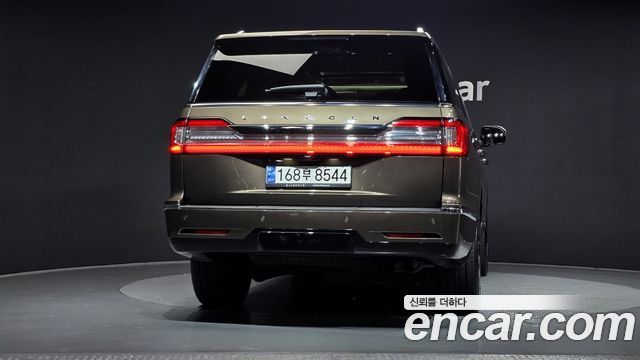 Lincoln Navigator 2020 — photo 4