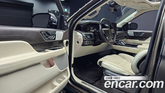 Lincoln Navigator 2020 — photo 13