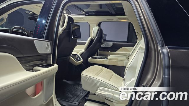 Lincoln Navigator 2020 — photo 18