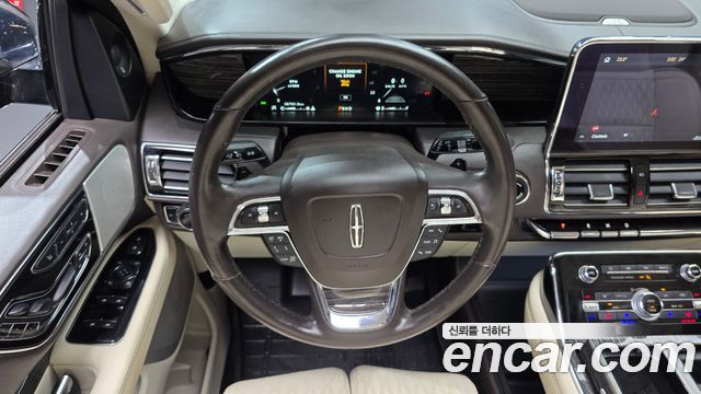 Lincoln Navigator 2020 — photo 19