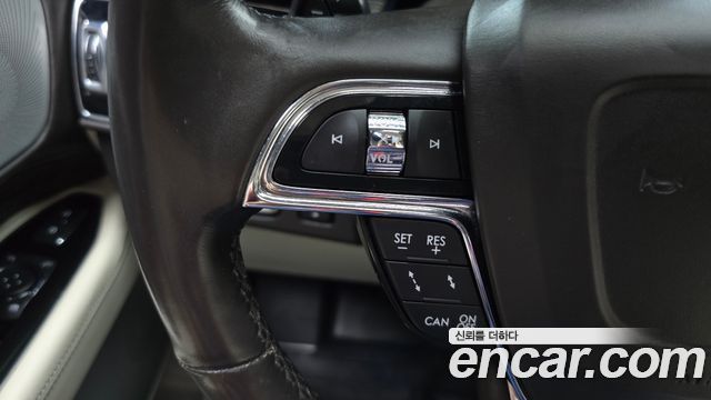 Lincoln Navigator 2020 — photo 23