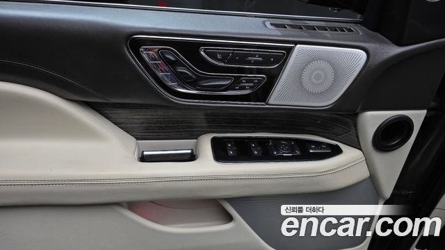 Lincoln Navigator 2020 — photo 25