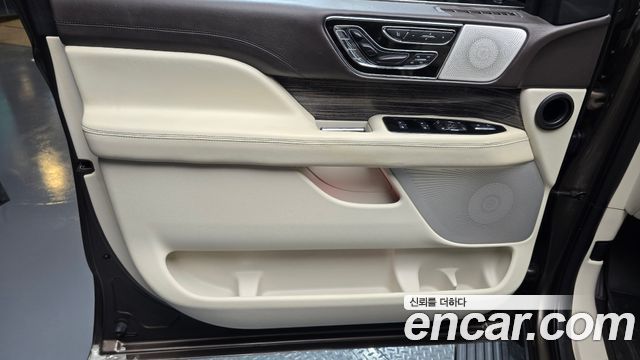 Lincoln Navigator 2020 — photo 14
