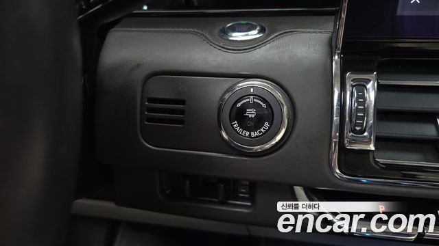 Lincoln Navigator 2020 — photo 28